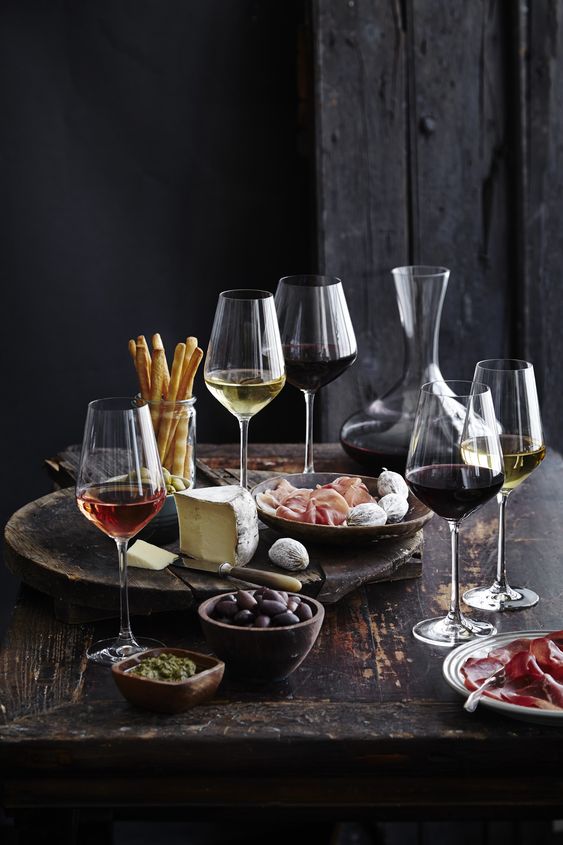 Serving Wine? Know Your Wine Glasses and Serve Wine Like a Sommelier