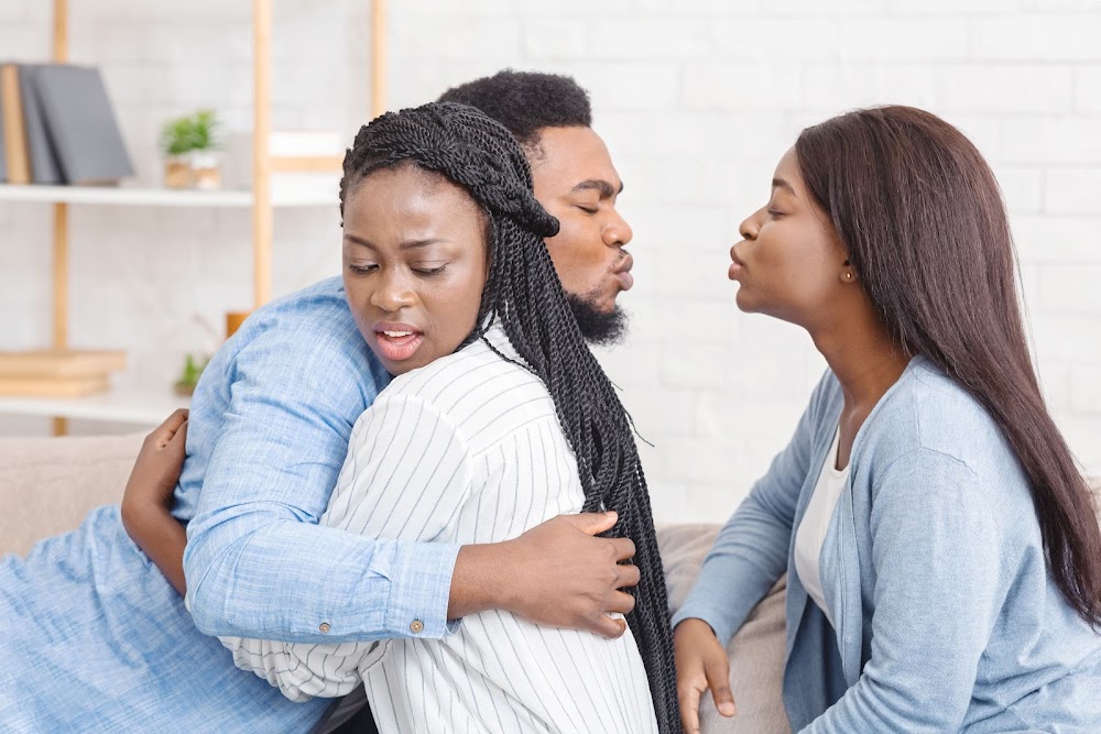 10 signs he’s cheating on you | How to tell if a man is having an affair today