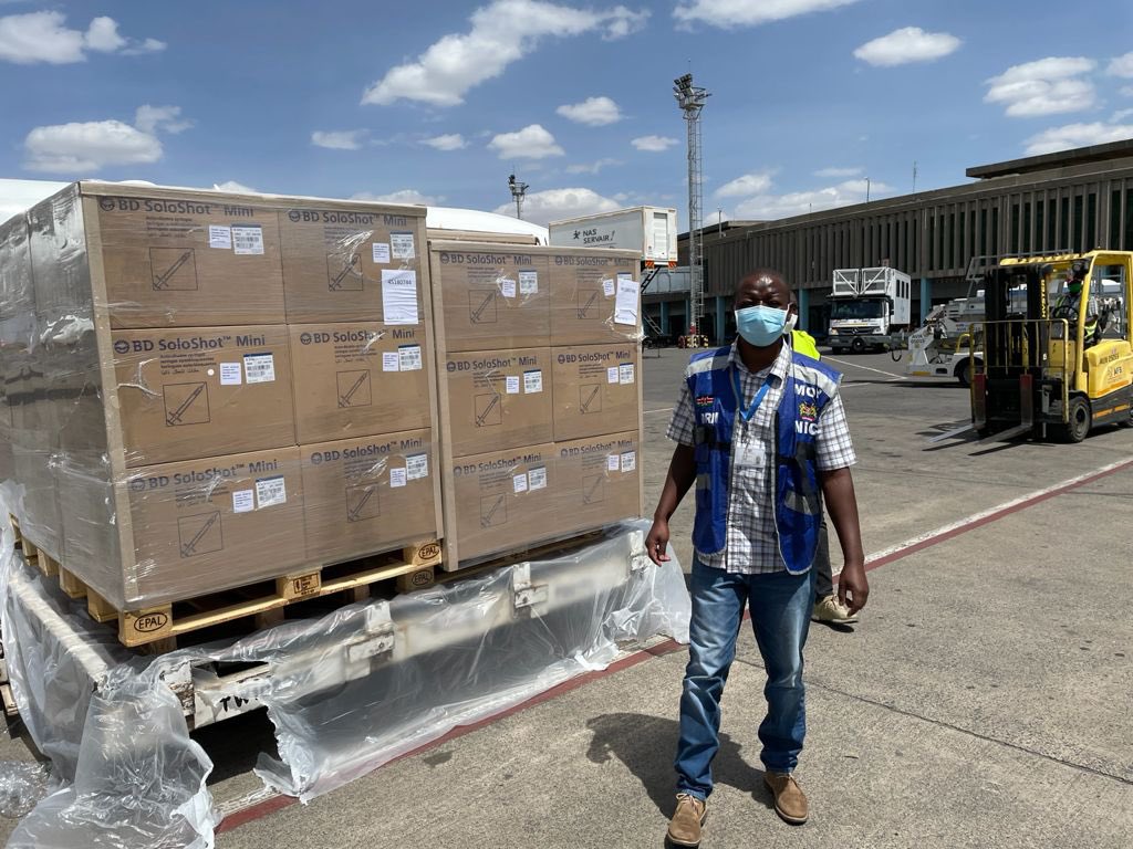 Kenya set to deploy Pfizer vaccine after getting syringes from the US