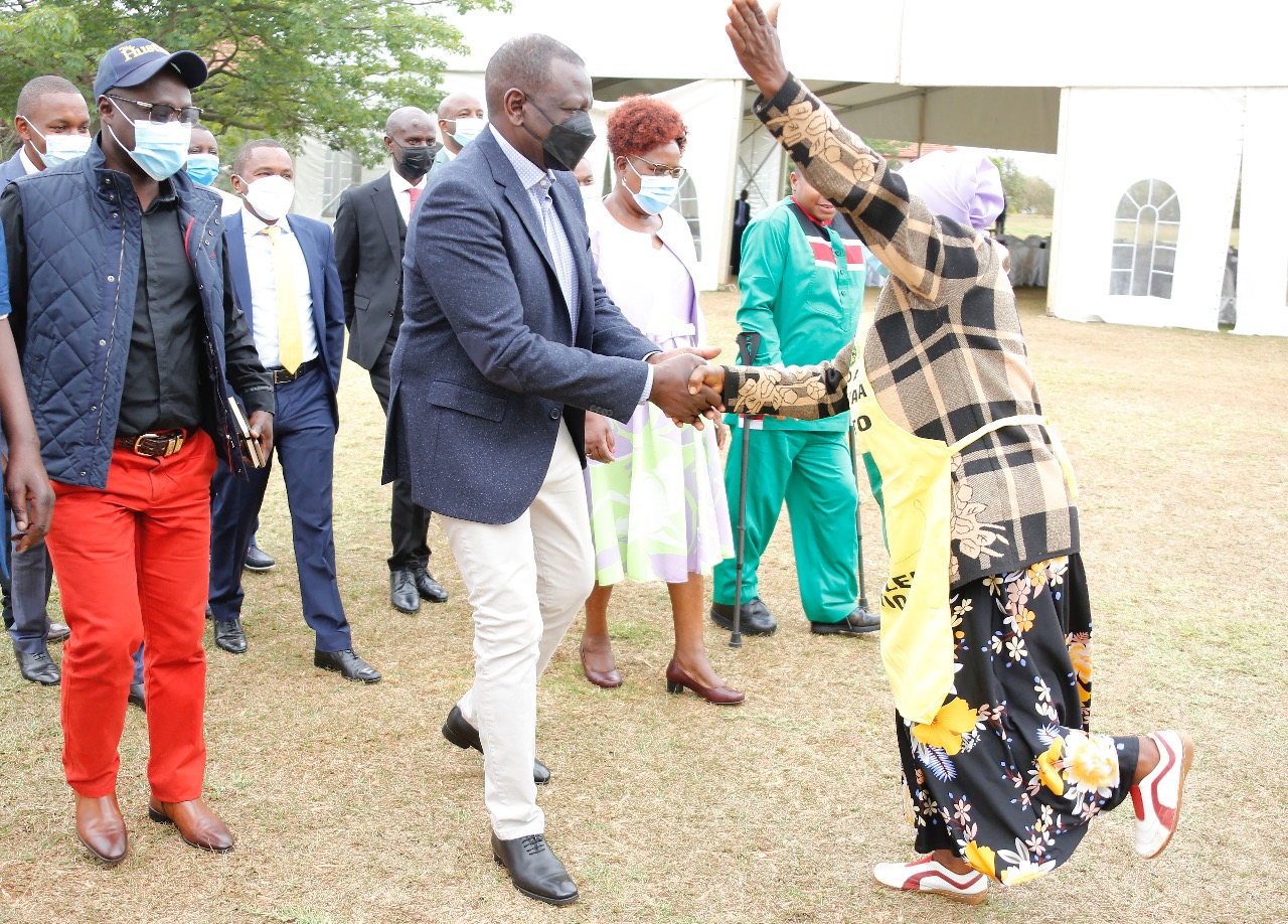 Ruto says it’s a puzzle that petrol is cheaper in Uganda than Kenya