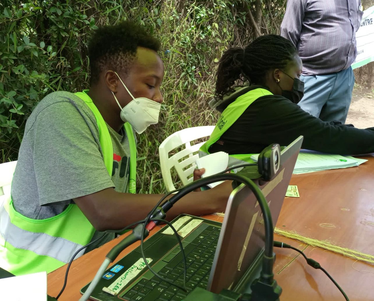 Shame of Kenyan youths in Kibra demanding Sh30 bribe to register as voters