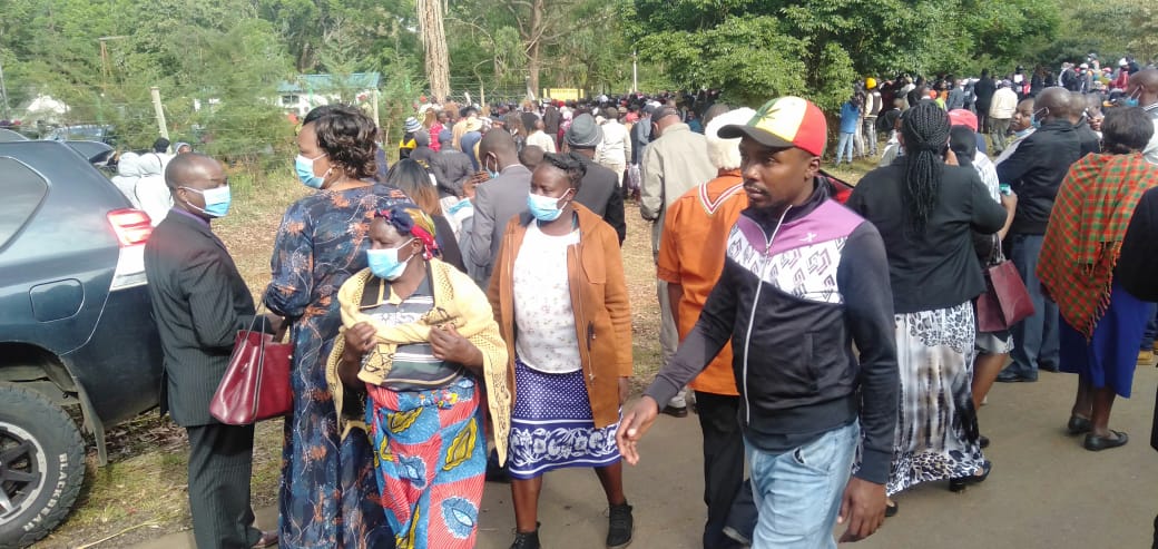 IN PICTURES: Thousands throng Sagana for Uhuru’s do or die meeting