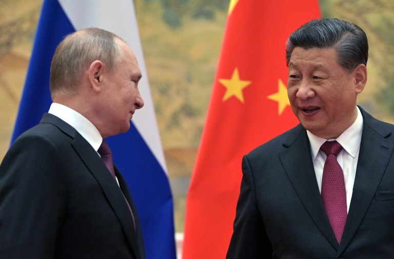 Xi, Putin hold phone talks