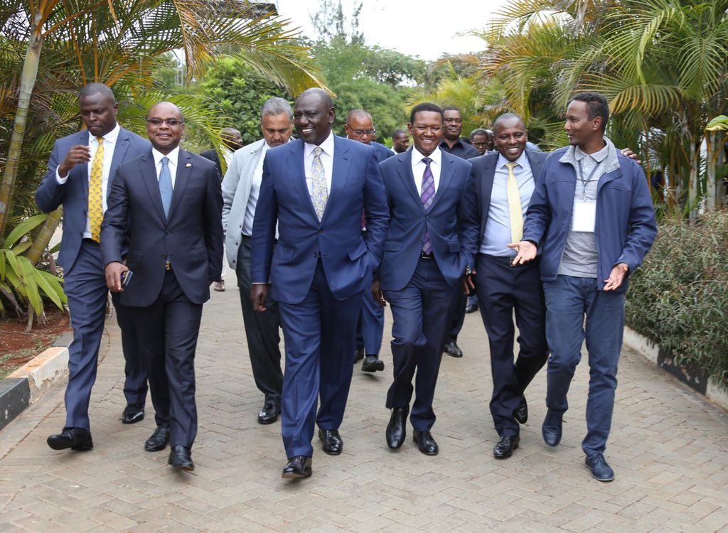 PHOTO: Ruto all smiles as he heads to Bomas