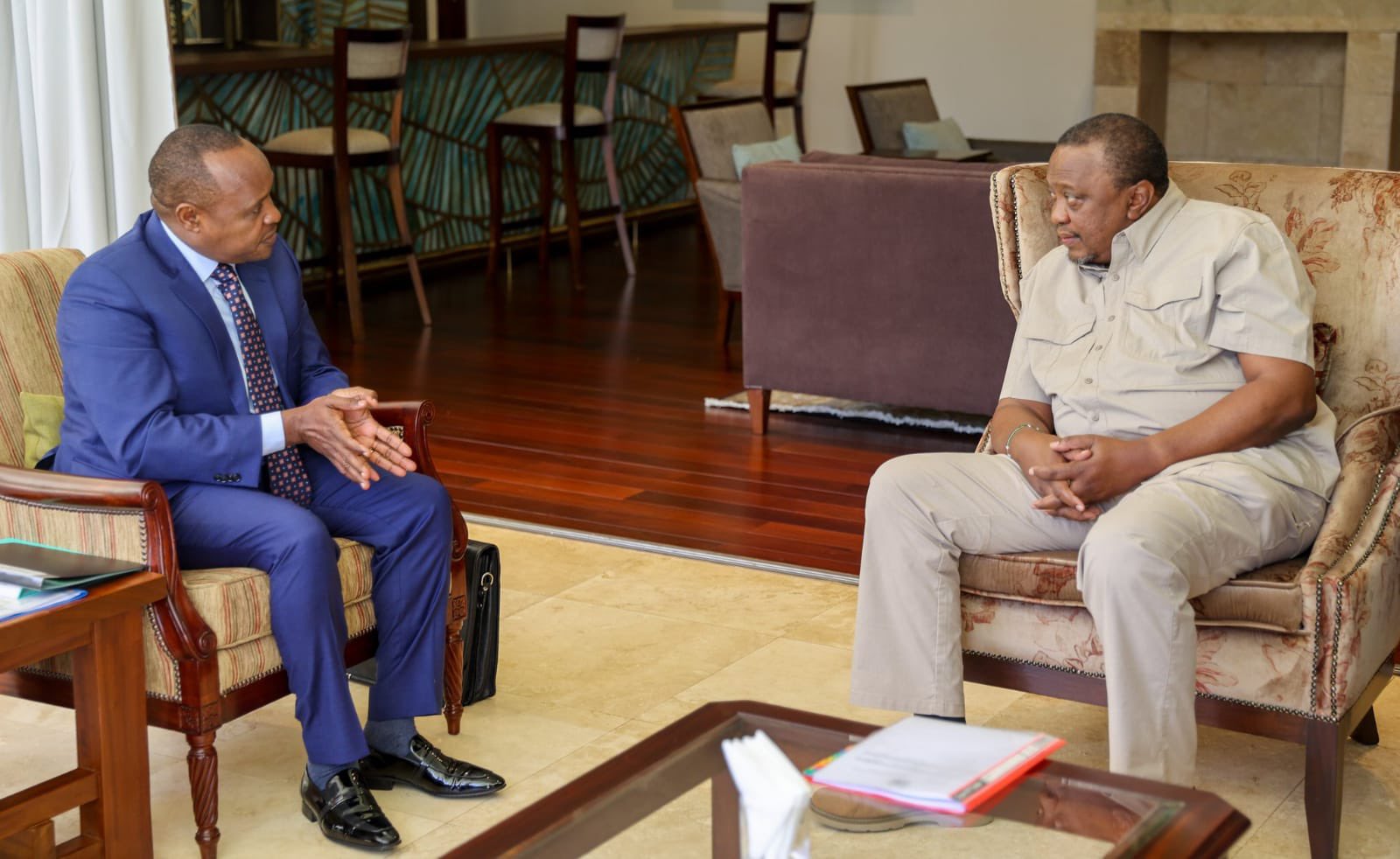 Photo: Uhuru Kenyatta meets EAC Secretary General Peter Mathuki