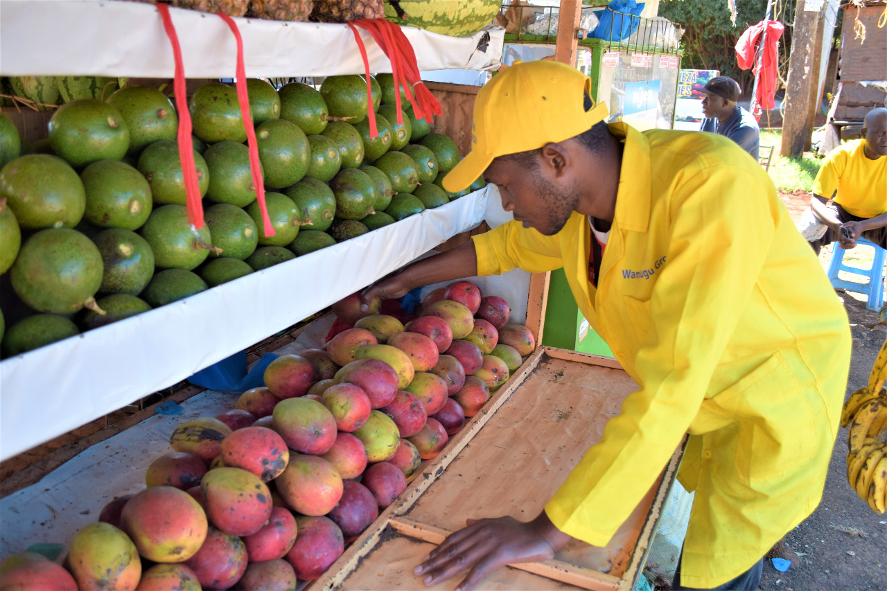 ‘I pay 35 cents in interest’: Fruit vendor bridging stock deficit with hustler loan