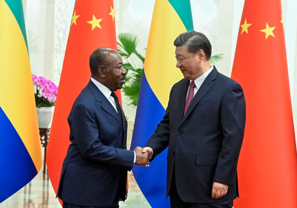 Chinese president holds talks with Gabonese president