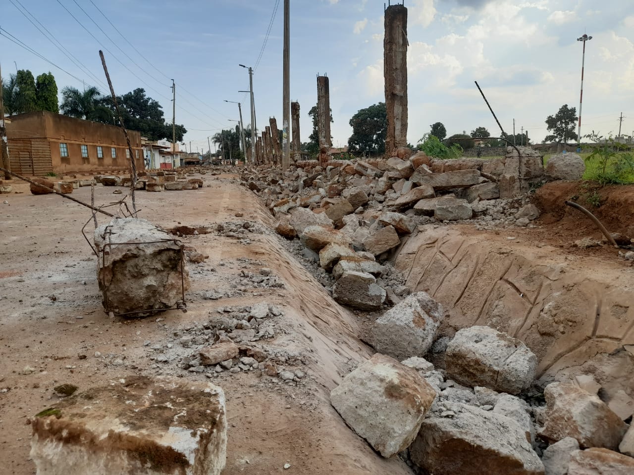 Youths opposed to protests clash with demonstrators in Busia