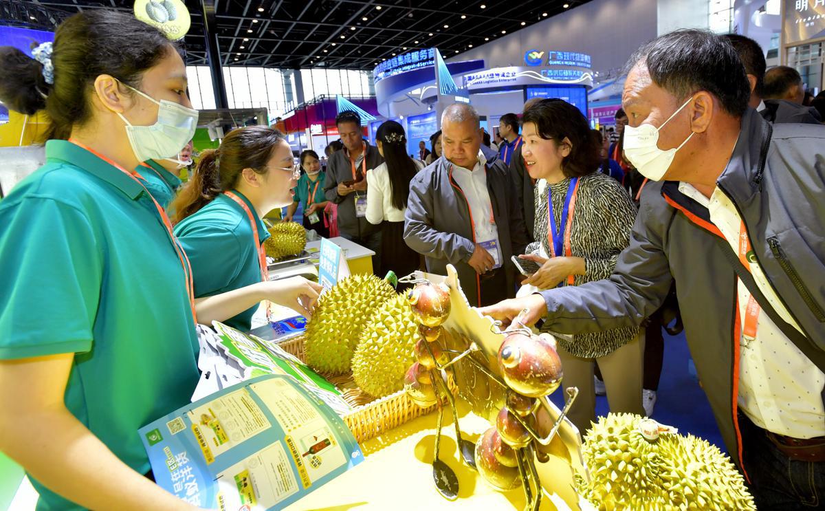 China, ASEAN eye closer ties as expo, summit open