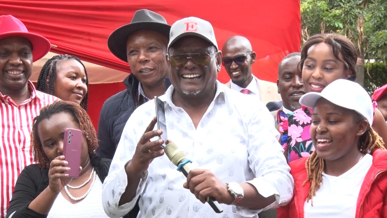 Uhuru celebrates 62nd birthday, talks to Jubilee Party members on phone