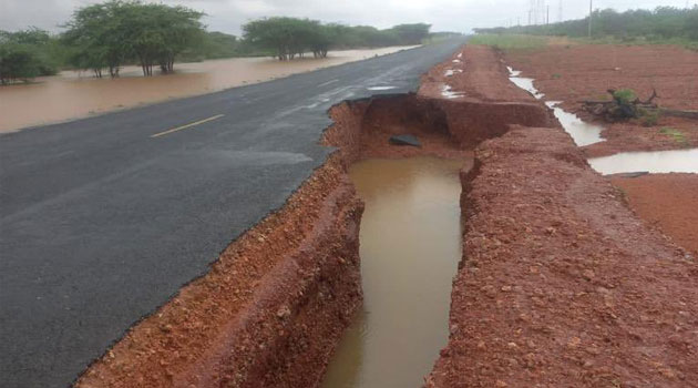 KeNHA urges caution on Thika-Garissa highway as floods damage Arer section
