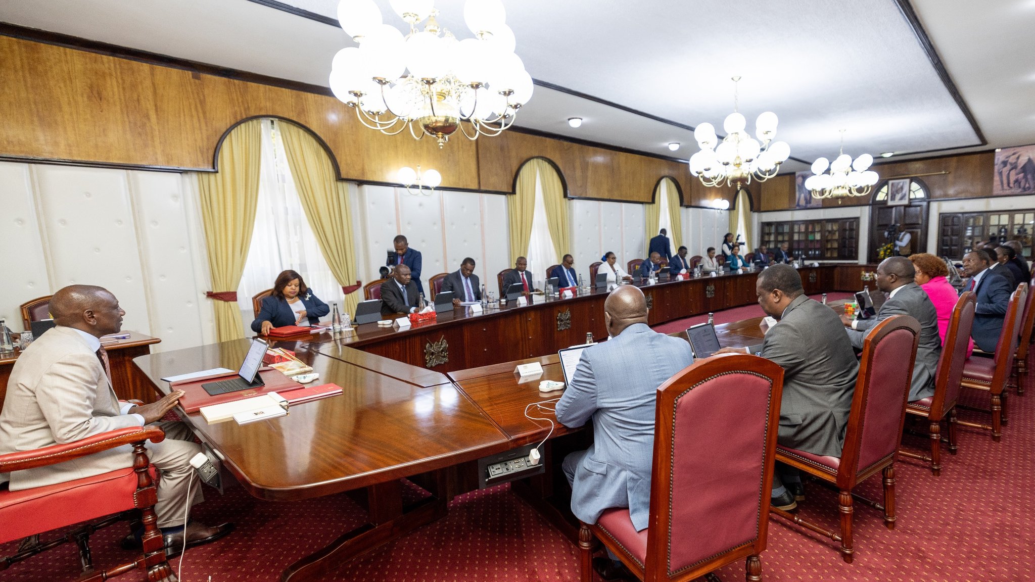 Nyeri Governor Kahiga Calls on President Ruto to sack Ineffective Cabinet Secretaries
