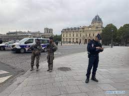 Paris attack near Eiffel Tower leaves one dead and two injured
