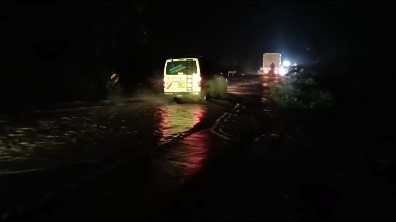 KeNHA re-opens Kaplong – Kisii road after water levels subside