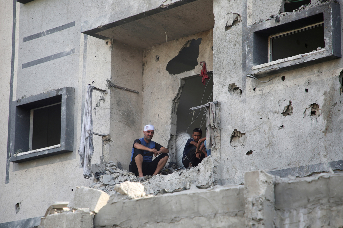 UN humanitarians estimate 250,000 people in southern Gaza flee under Israeli evacuation order