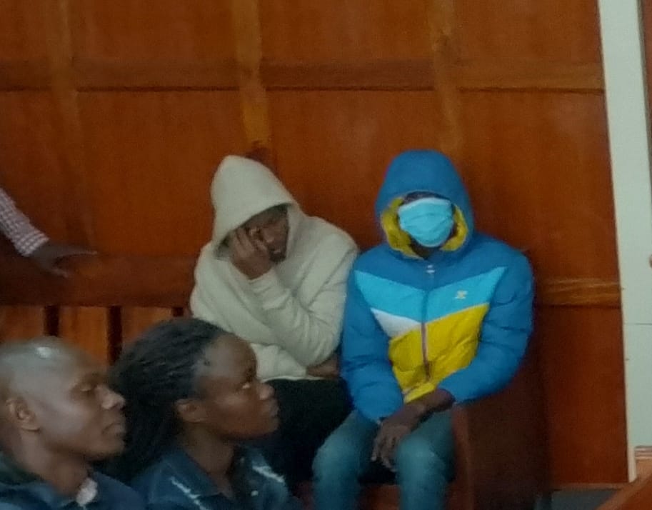 4 police officers held over Sh2mn theft freed as 2 civilians charged