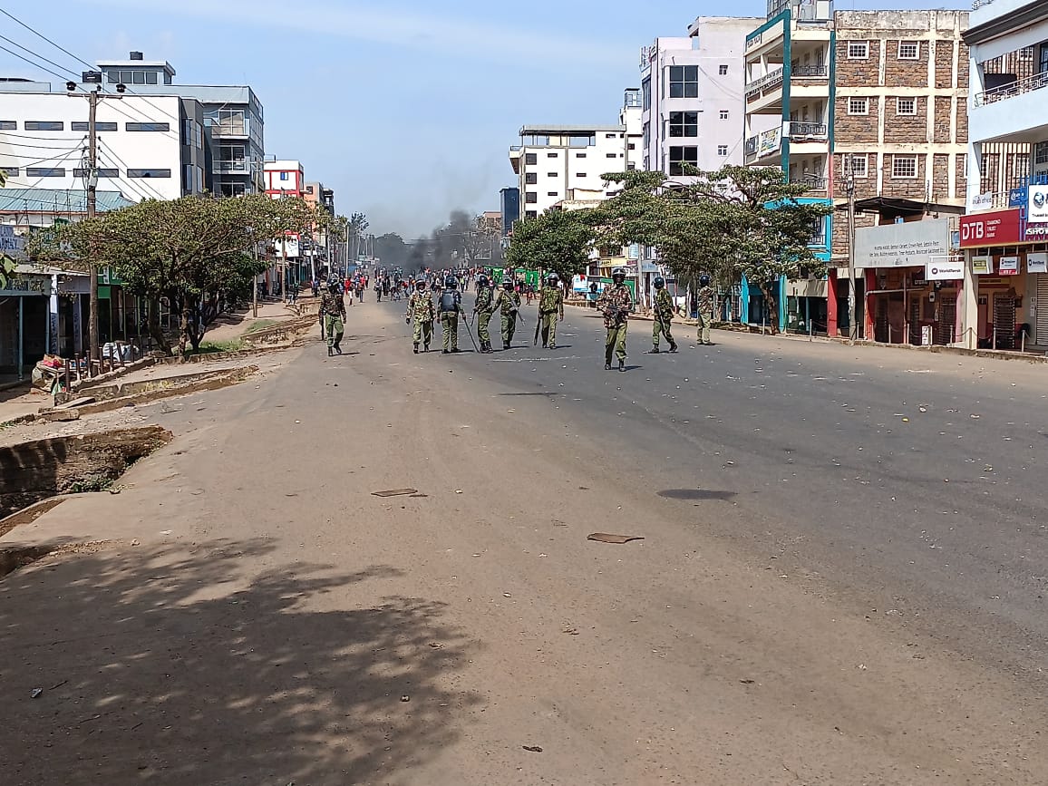Police in Migori clash with protestors who had lit bonfires on highway to Kisii