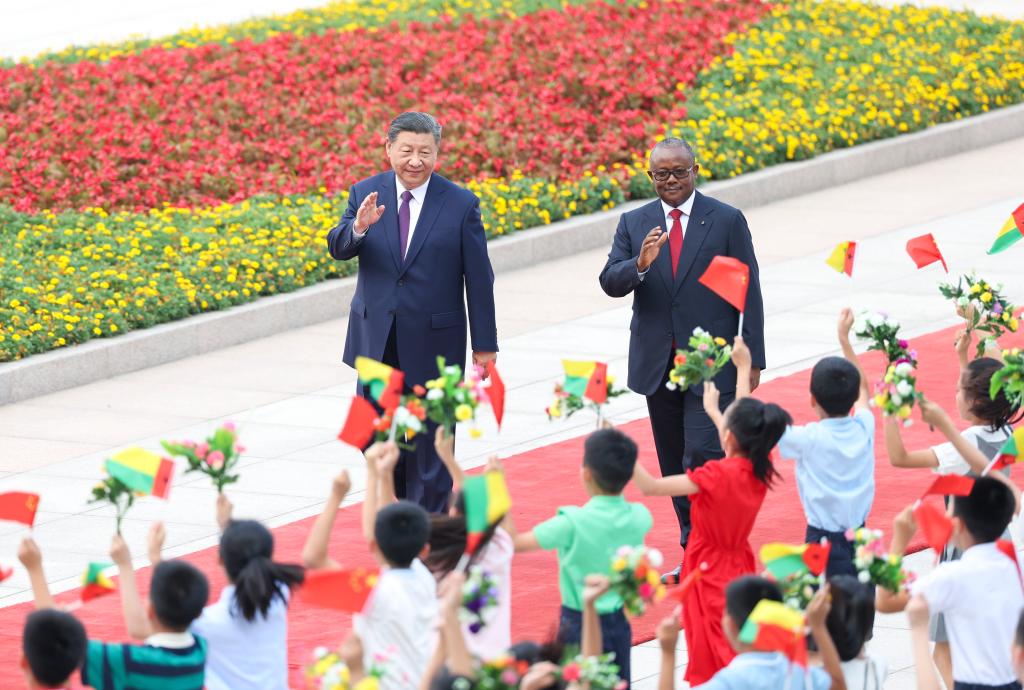 Chinese, Guinea-Bissau presidents hold talks, elevate ties