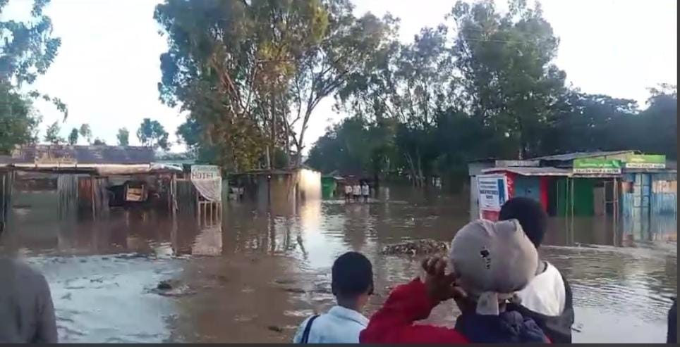River Nyando bursts its banks affecting traders, families