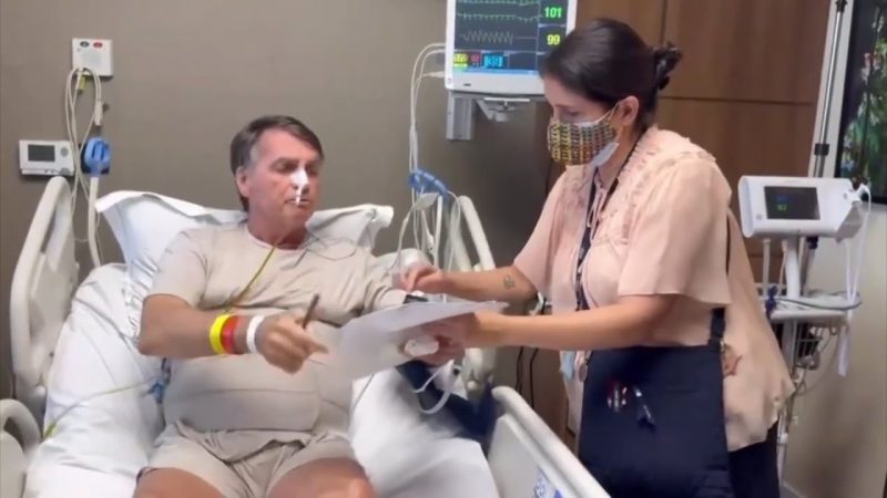 (WATCH) Former Brazilian President Bolsonaro receives court summons in ICU for a 2023 alleged coup attempt