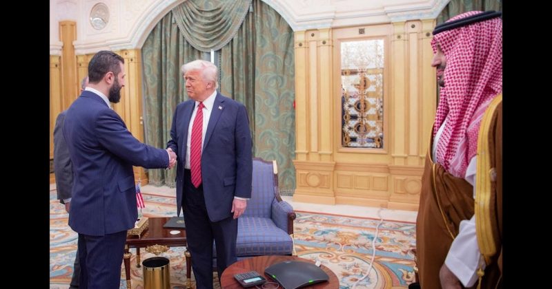 (PHOTOS)Trump meets Syria’s interim leader al-Sharaa hours after lifting sanctions