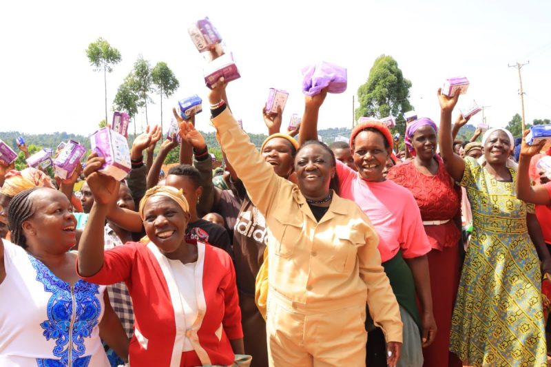 Senator Orwoba Distributes Sanitary Pads in Kisii, Renews Push for Free Menstrual Products on Hygiene Day