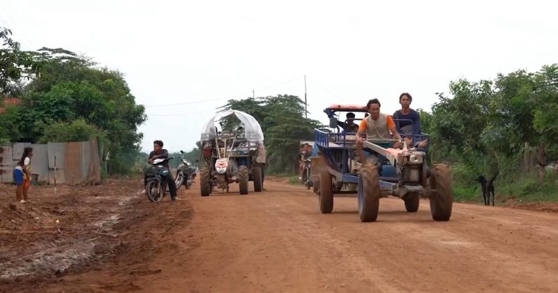 (WATCH) Villagers flee as fresh clashes between Cambodian and Thai forces erupt along border