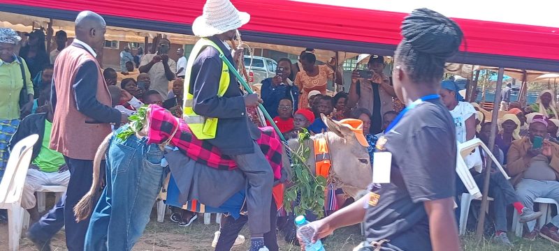Wanga among politicians at Ojwang’s burial as police keep off