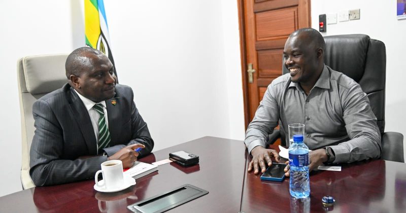 Media and government urged to revive trust through dialogue