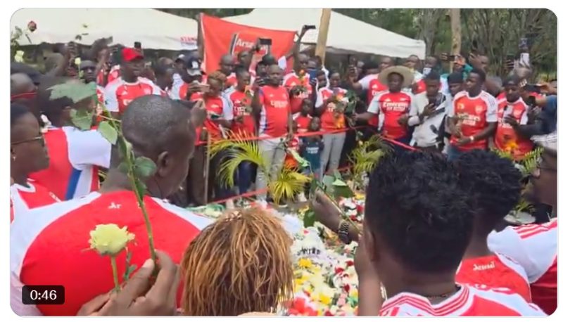 Arsenal fans pay tribute to Raila Odinga at Kang’o ka Jaramogi in Bondo