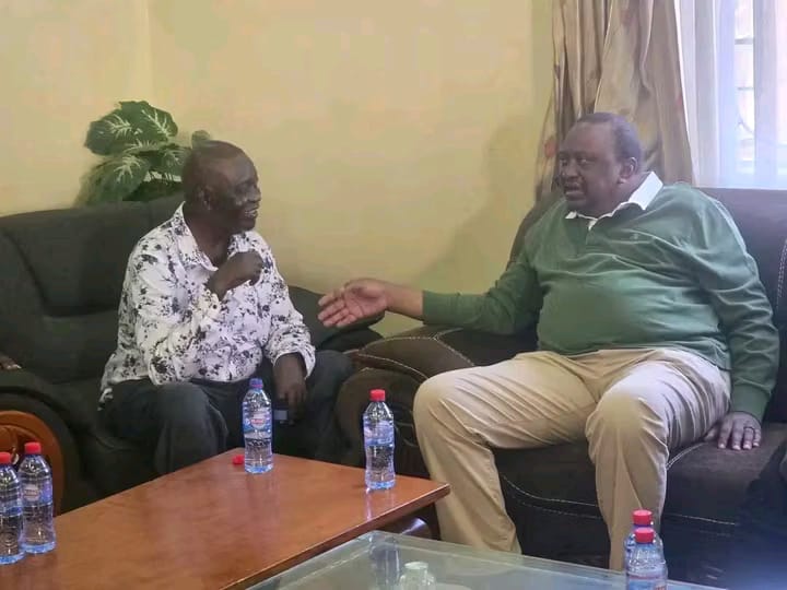 Uhuru visits Raila’s gravesite a day after his burial