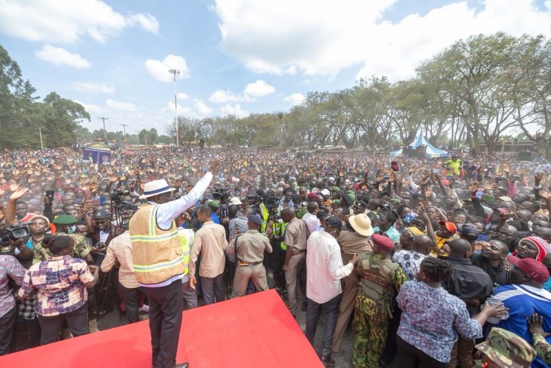Ruto begins four-day Western Kenya tour, launches roads and hospital, inspects key projects