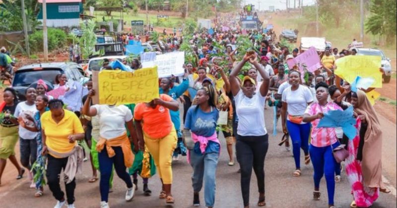 Kirinyaga residents block roads in protest of Gachagua remarks against Waiguru