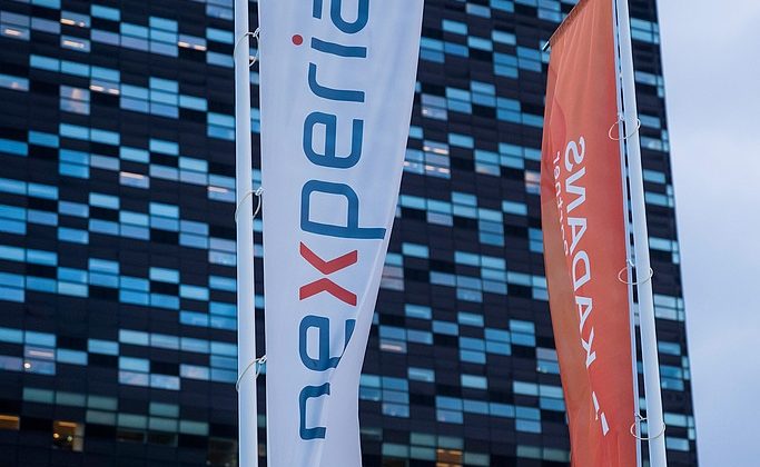 Dutch govt urged to mend chip dispute