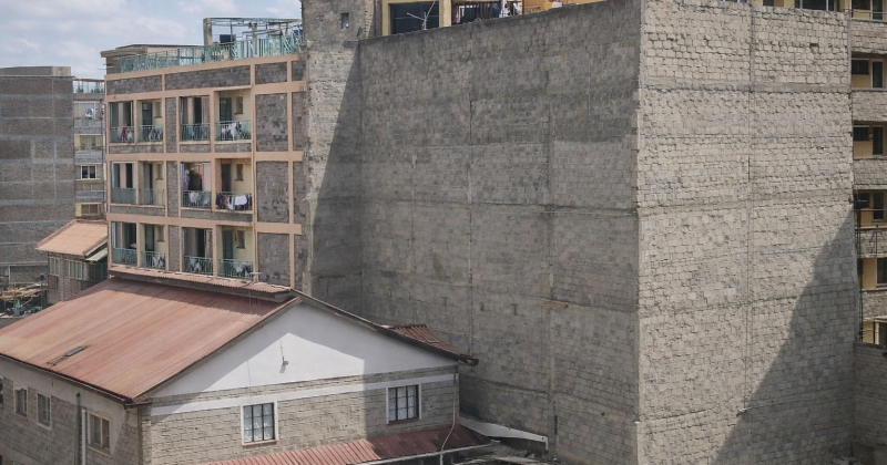 Viral towering wall sparks debate on 2.4m height limit