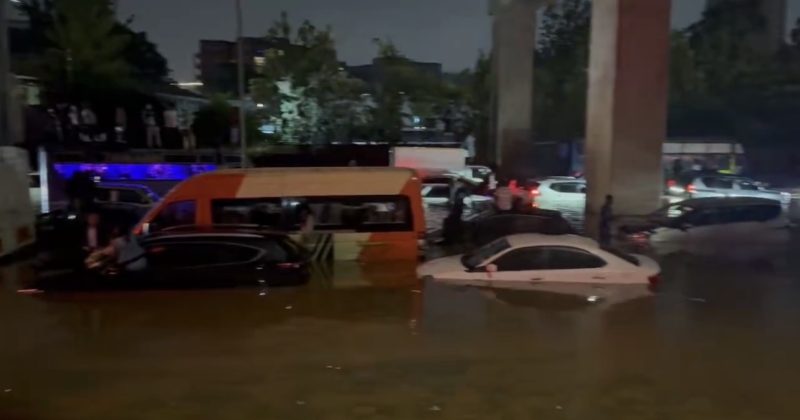 Military deployed to support rescue operations in Nairobi as floods wreak havoc