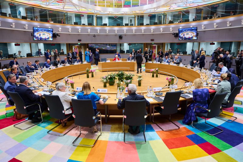 EU leaders vow vigilance against migratory flows, call for Mideast de-escalation
