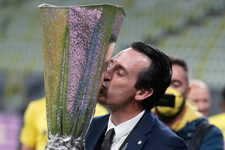 Winning trophies in England no easy task, admits Villa boss Emery