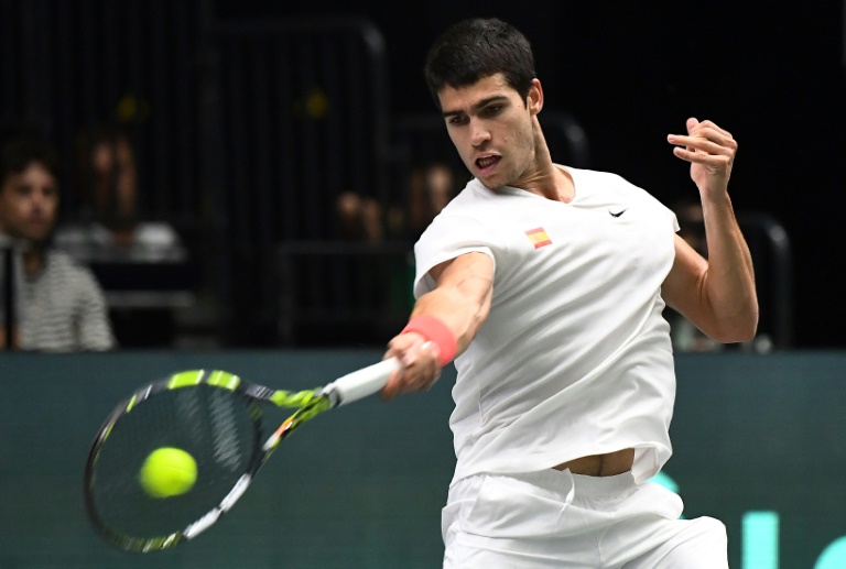 Australian Open: Alcaraz through to fourth round after Juncheng retires
