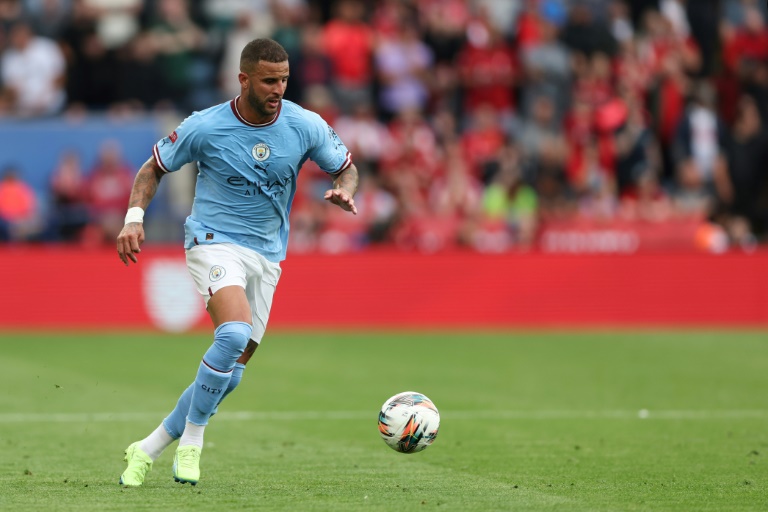 Walker to remain Man City captain despite damaging reports on private life