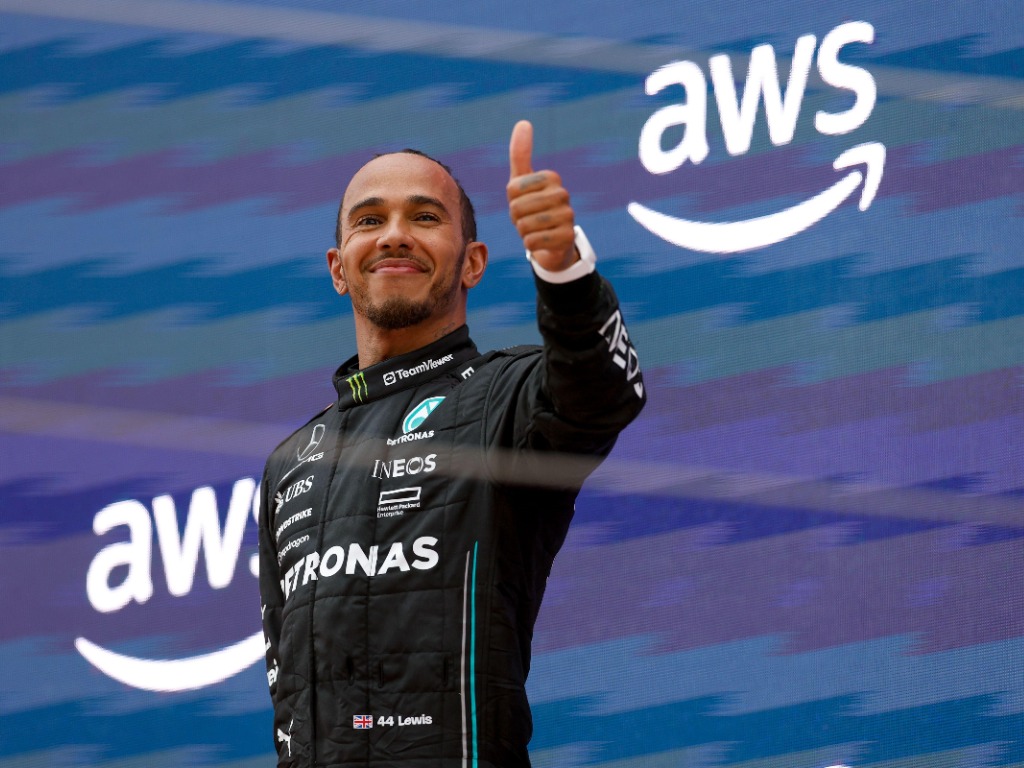 CONFIRMED: Lewis Hamilton trades the Merc for sensational Ferrari