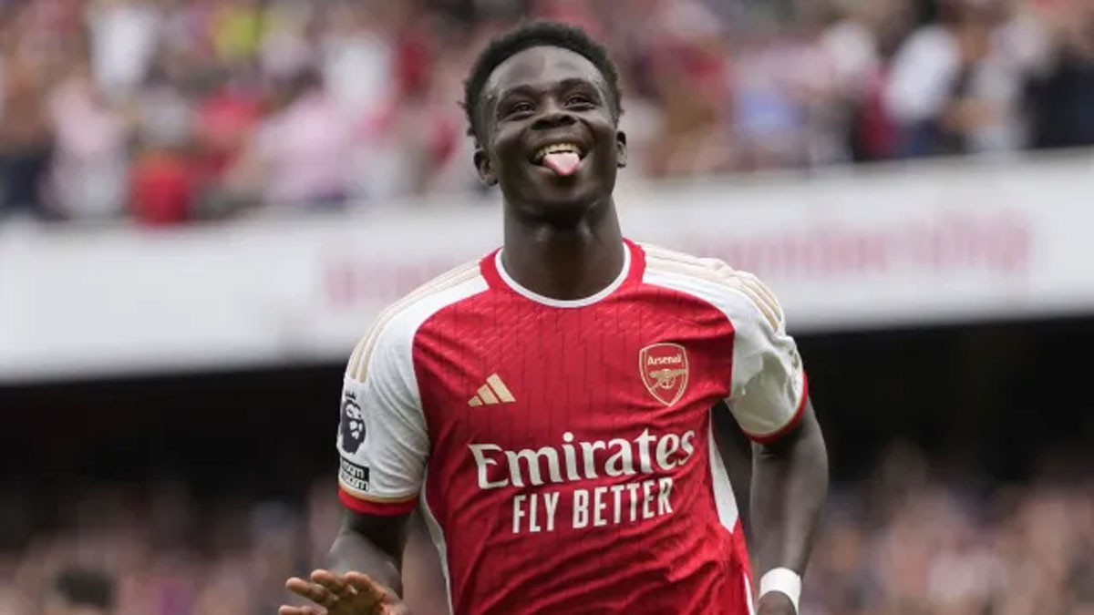 Arsenal survive Forest scare to make winning Premier League start