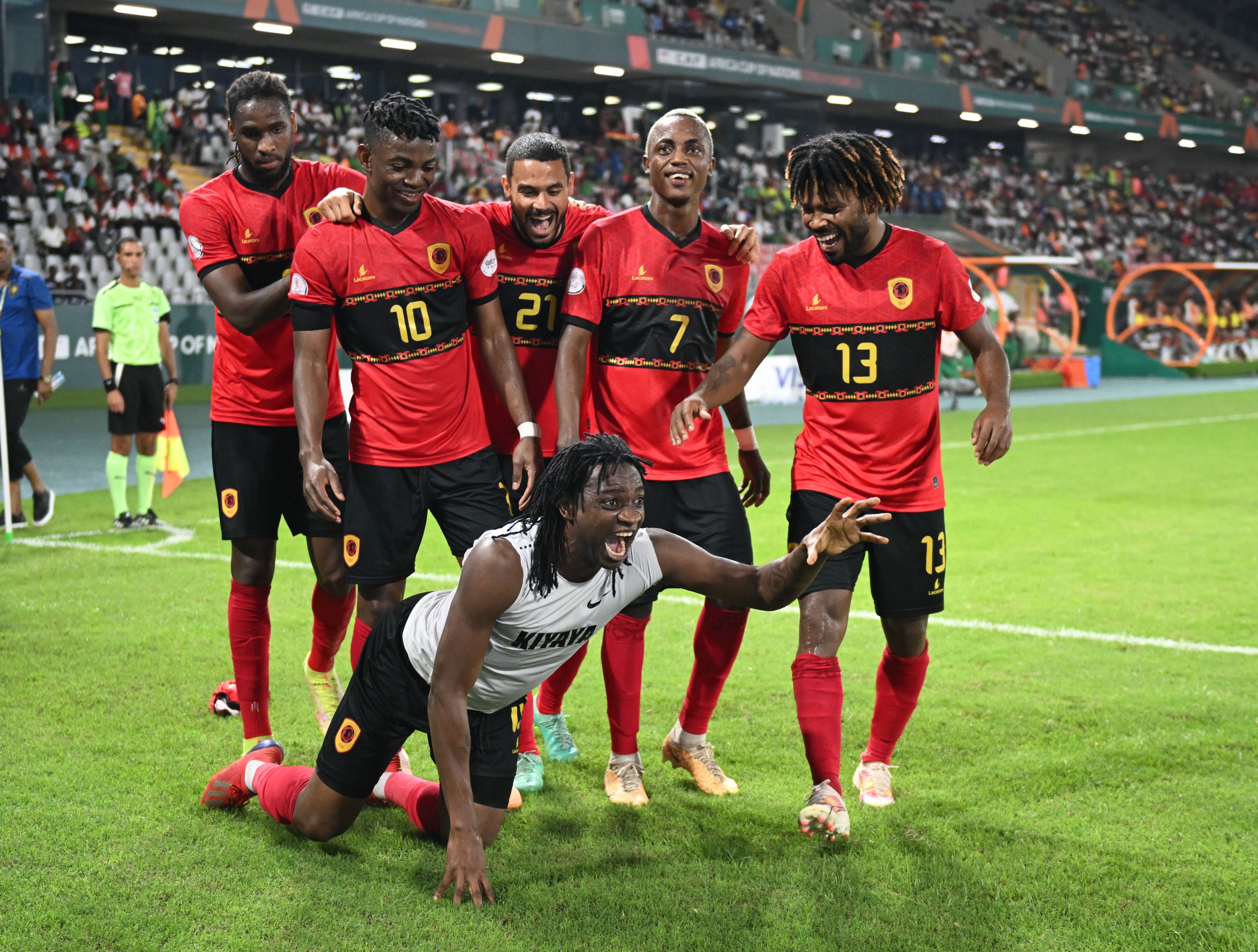 Angola edge out Burkina Faso but both make AFCON last 16