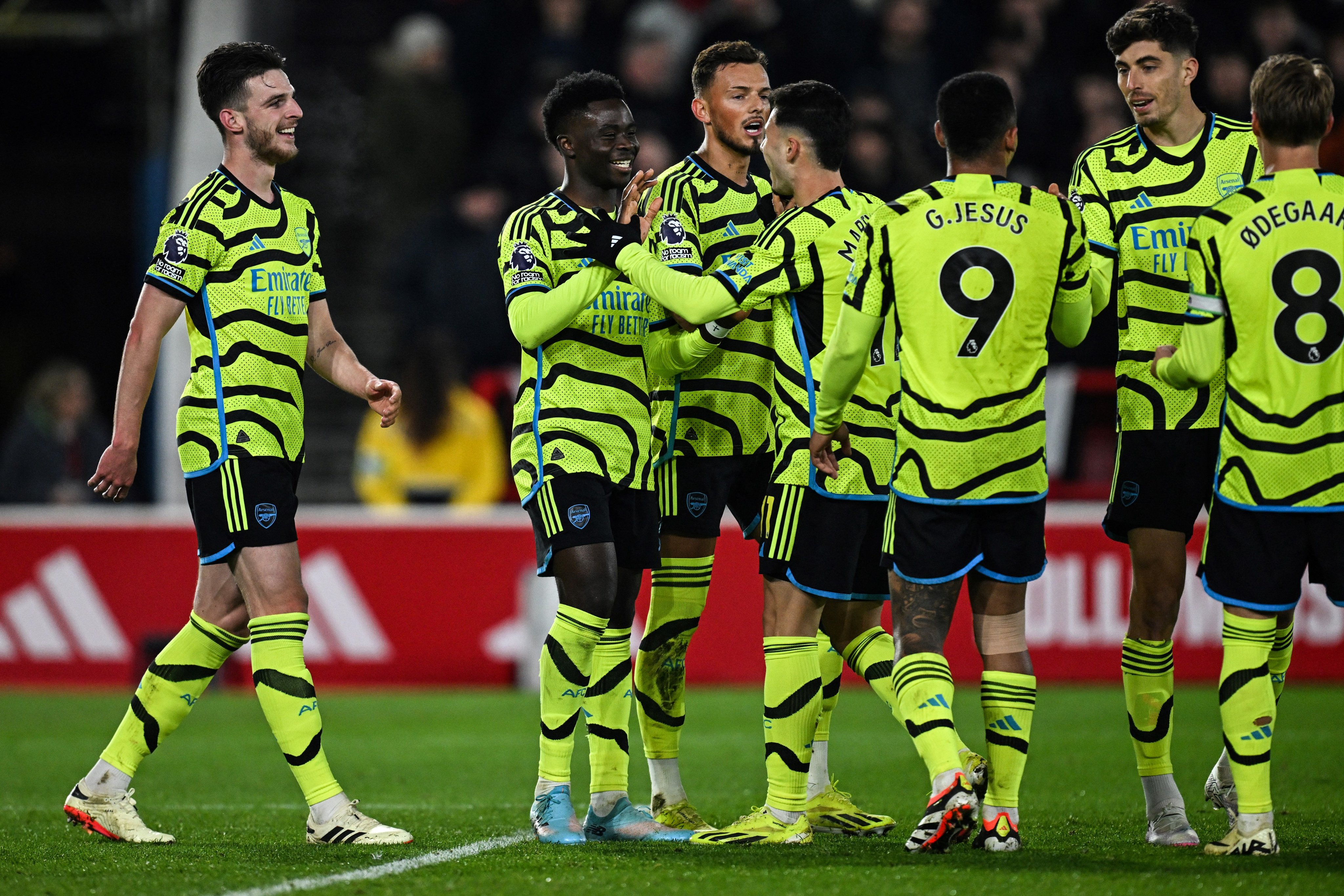 Arsenal raise title hopes with victory on the road against Nottingham