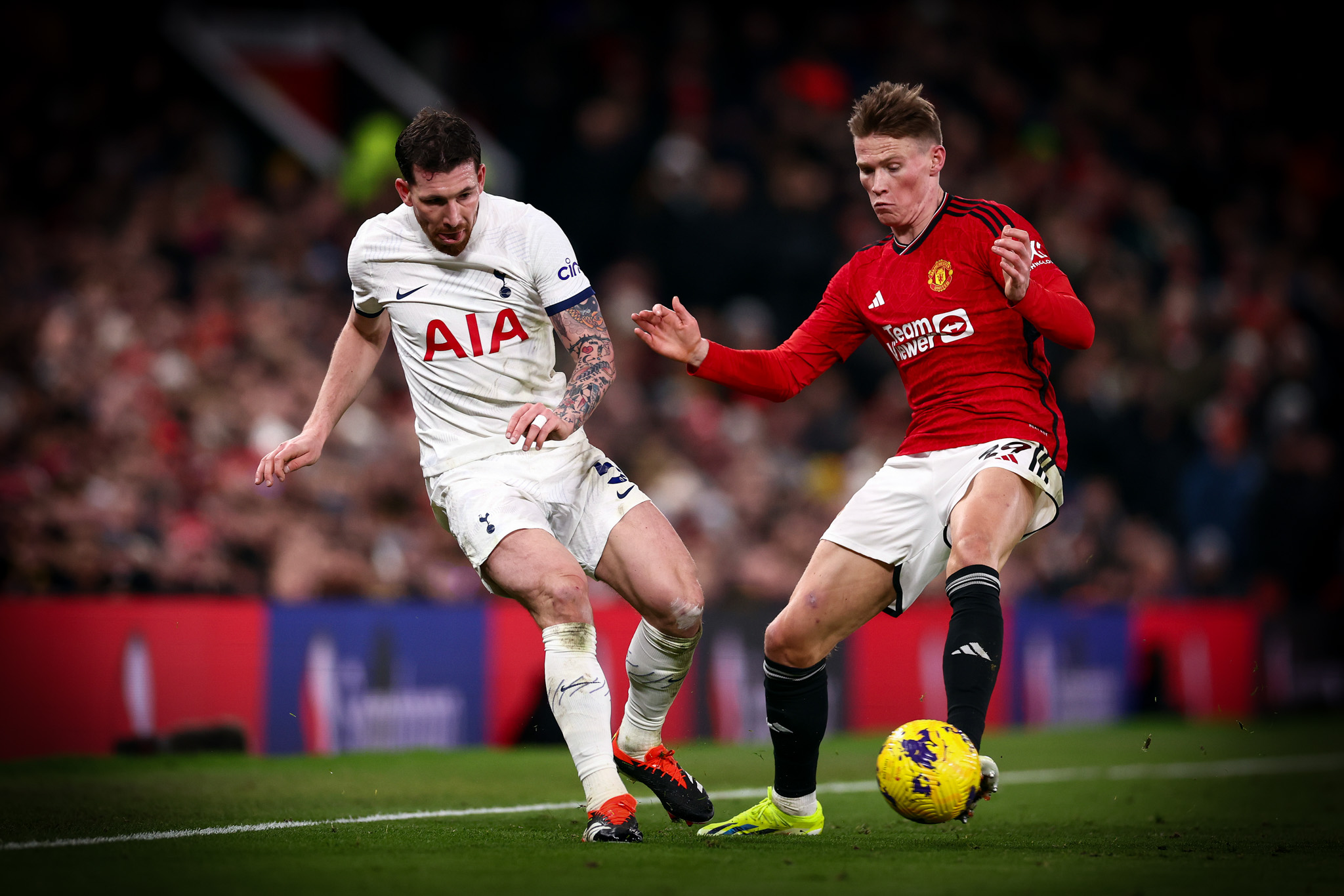 Tottenham fight back to earn draw at Man United