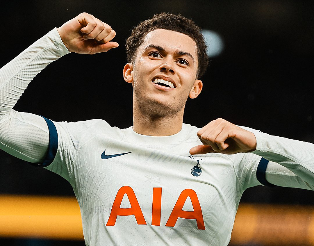 Spurs score late to complete comeback win over Brighton