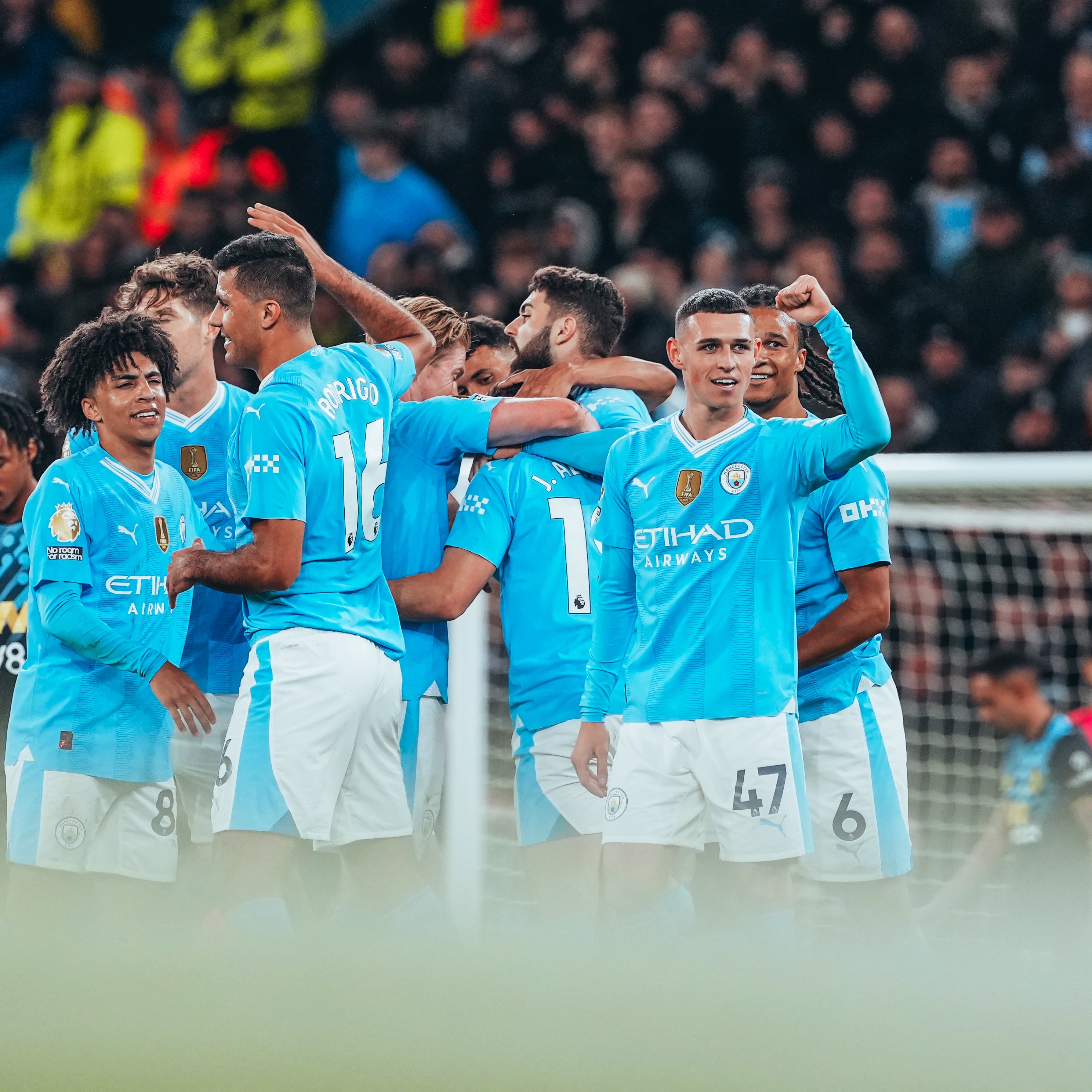 Alvarez scores twice as Man City keep pace with leaders Liverpool