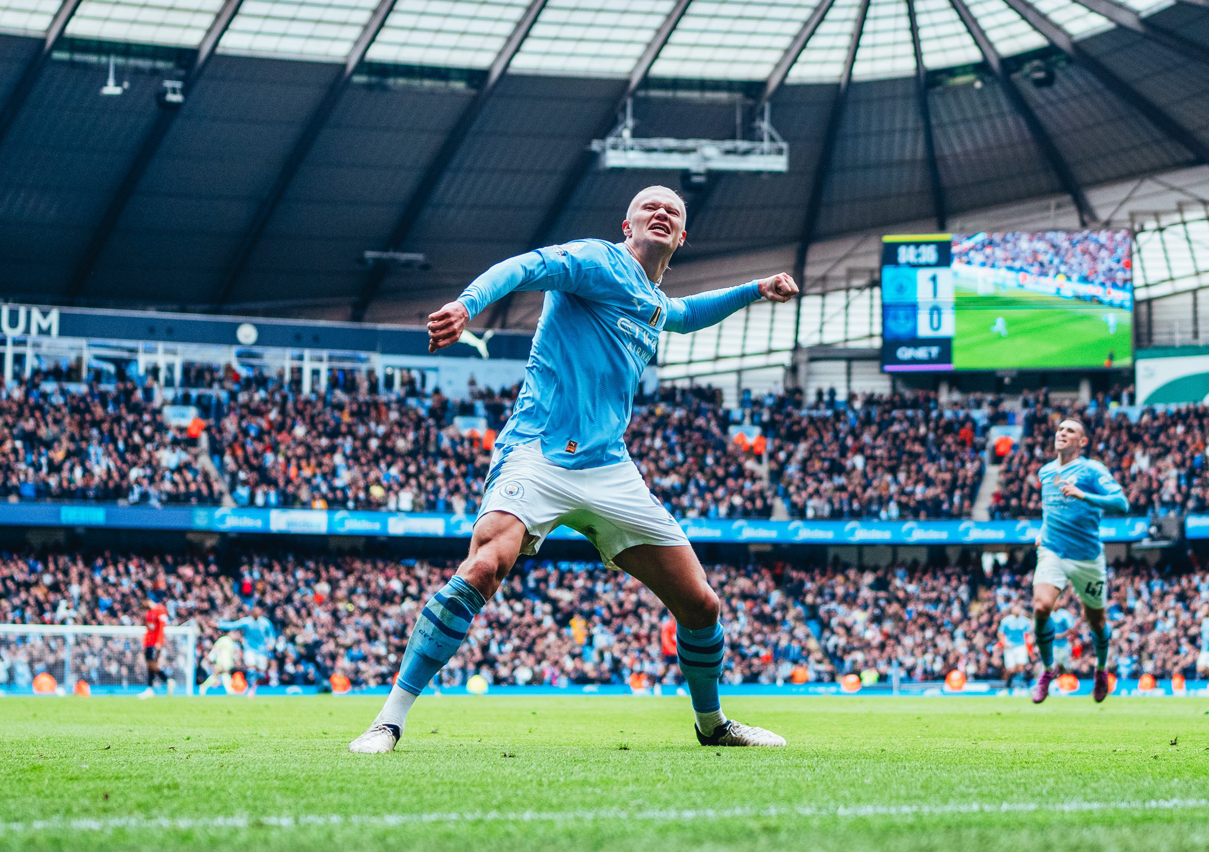 Haaland double fires Manchester City firmly in title race