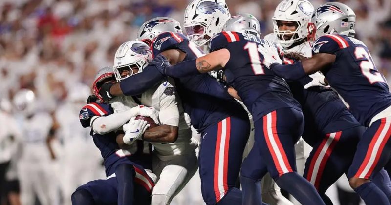 NFL: Broncos upset Eagles and Patriots stun Bills