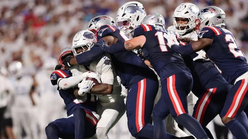 NFL: Broncos upset Eagles and Patriots stun Bills